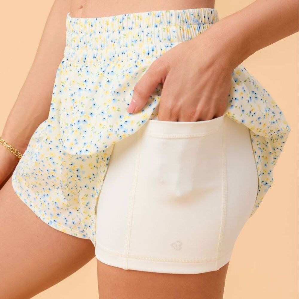 Blogilates -  Women's Mommy & Me Tiny Bows Shorts - W White - Picture 3 of 4